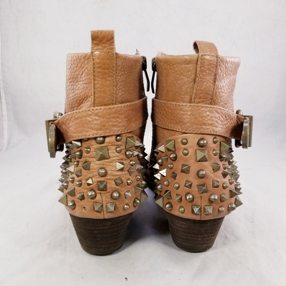VINCE CAMUTO STEAMPUNK STUDDED BUCKLE SIDE ZIPPER TAN LEATHER ANKLE BOOTS SZ 10 - Picture 7 of 9